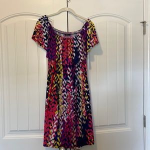 Beautiful Trina Turk dress! Neckline can be worn on or off shoulder.